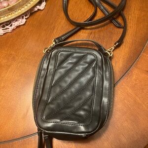 Elegant Black Quilted Crossbody Bag
